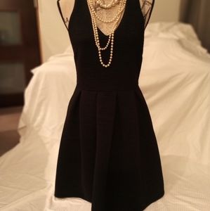 Black sleeveless dress